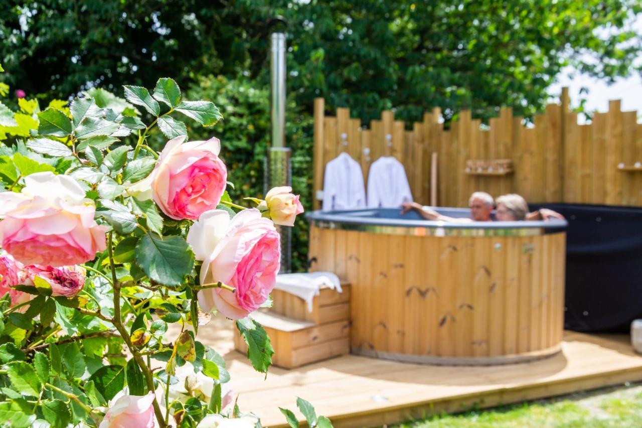 Cabane En Bois Avec Bain Nordique Asnieres-sur-Vegre Ngoại thất bức ảnh
